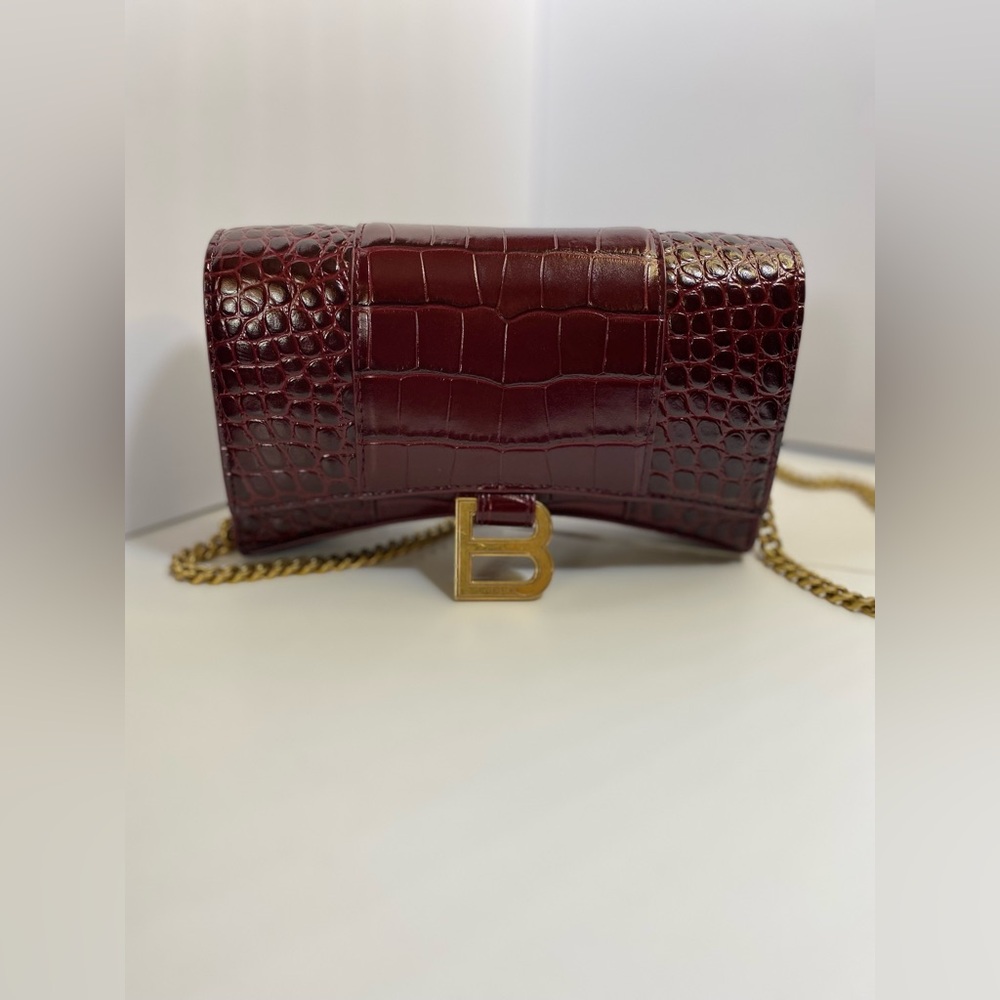 Balenciaga hourglass wallet on chain
